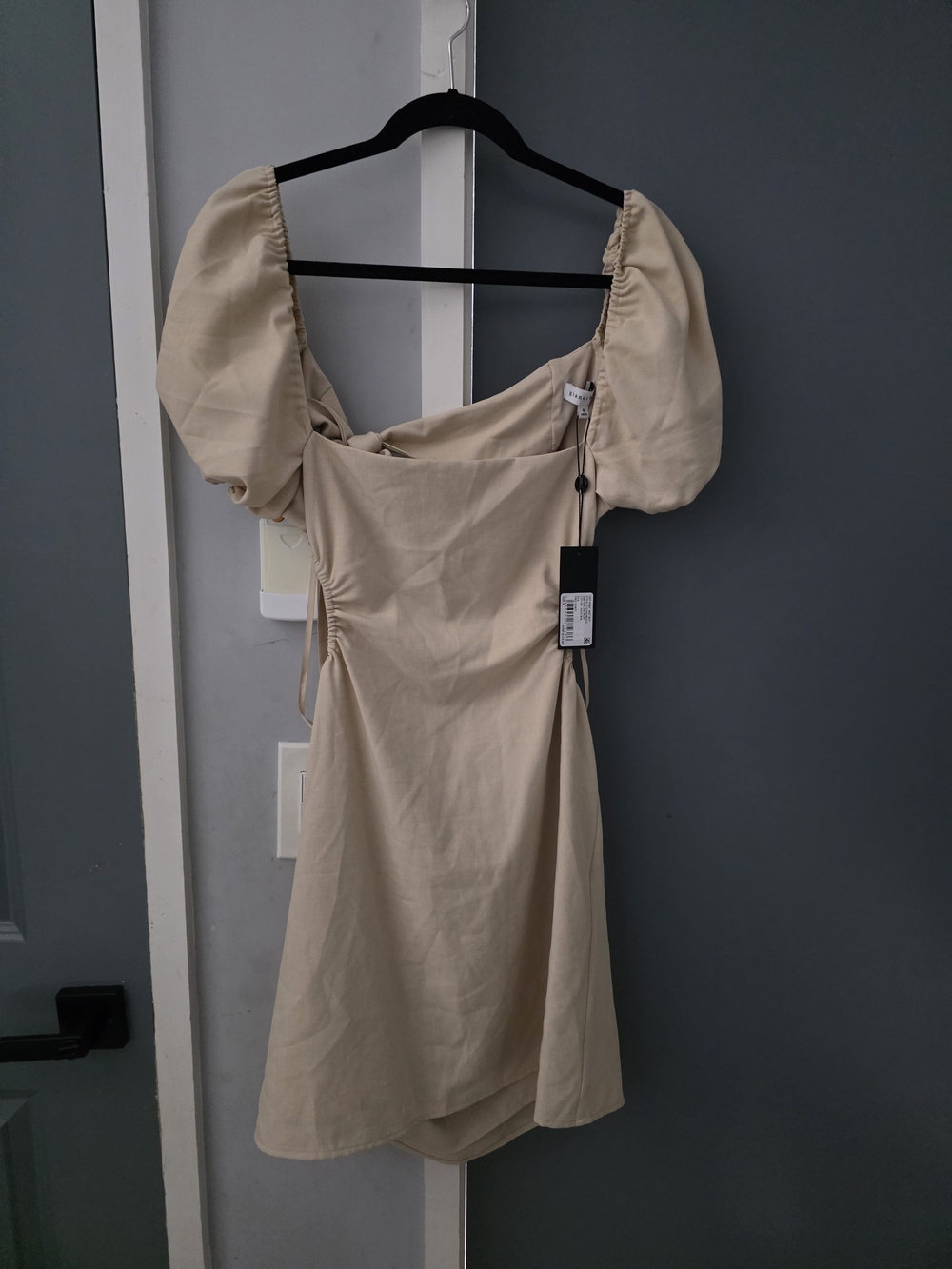 Gianni Bini Beige Puff-Sleeve Mini Dress
